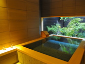 ■貸切風呂■　坪庭を眺めながら日本文化の美しさを満喫。
