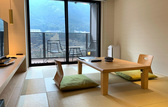 ■別館YURAGI和室■　モダンな雰囲気ながら、琉球畳が落ち着く和室。
