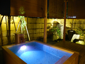 離れ「神呂木の庄」2009年夏、誕生。夜の露天風呂は神秘的な雰囲気。
